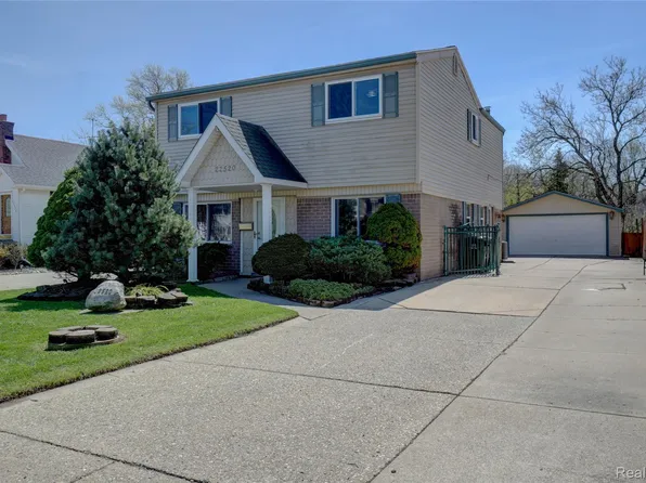 22520 E Thirteen Mile Rd, Saint Clair Shores, MI 48082