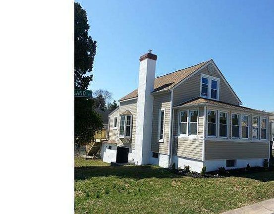 2nd image of 204 Rhode Island Ave