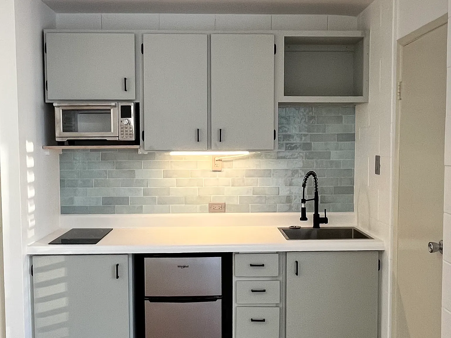 Studio, 235 sqft, $2,100 — Photo 1
