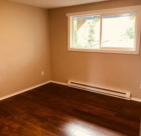 627 SE Russell St — Photo 5