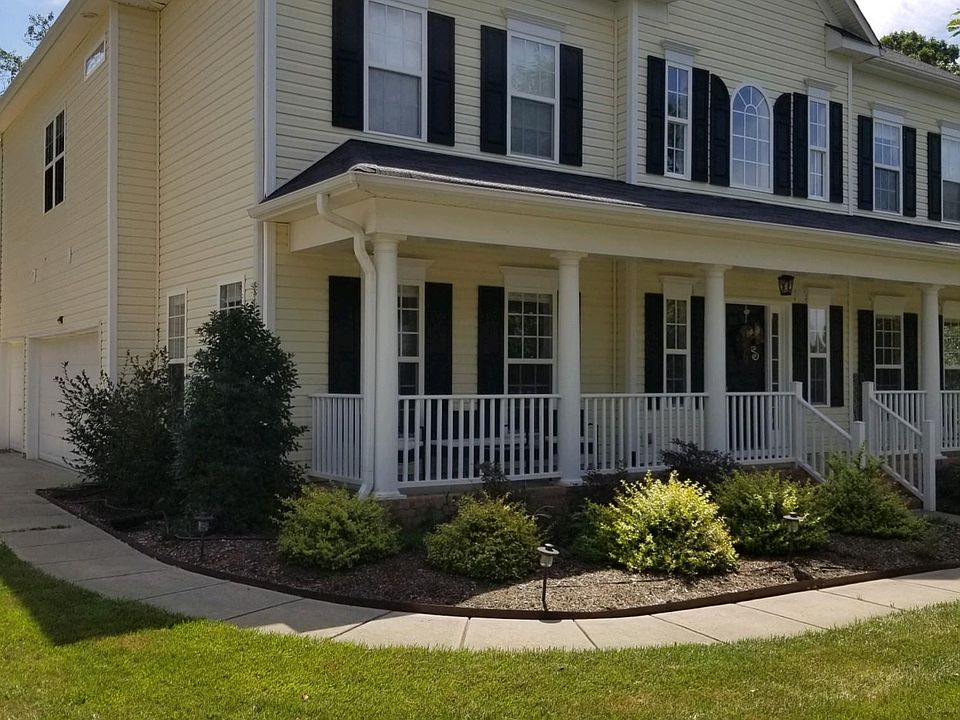 1st image of 7671 Woodcrest Dr