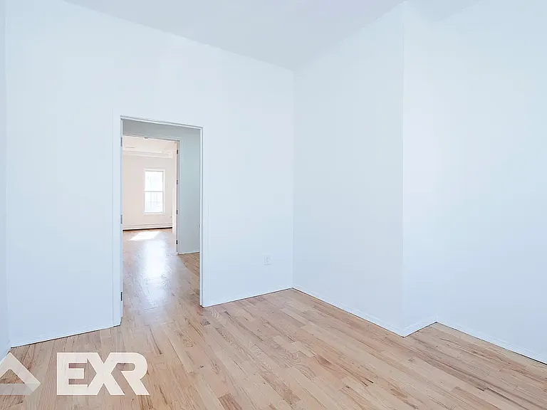 68 Covert St #3B — Photo 6