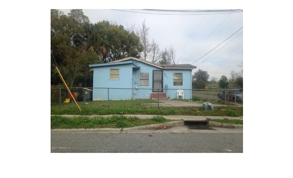 1st image of 1036 Carrie St