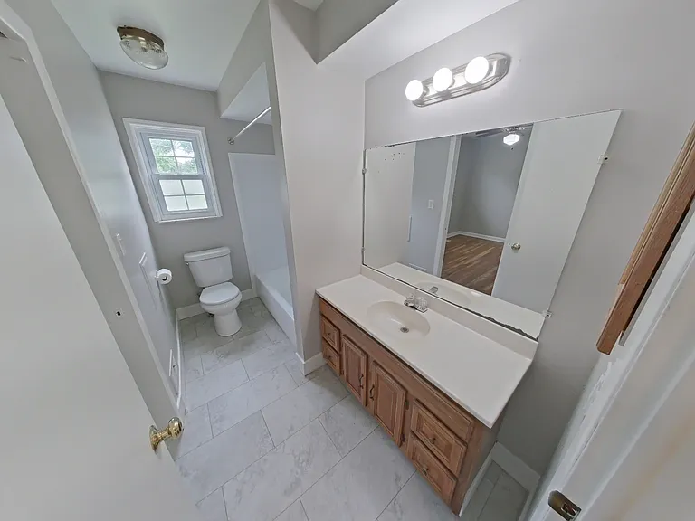 13806 Hartill Ave — Photo 4