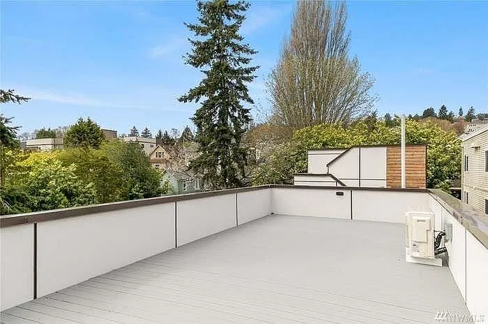 3 bed, 1720 sqft, $3,750 — Photo 3