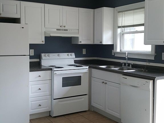 3rd image of 1177 Woodland Ave NE APT 10