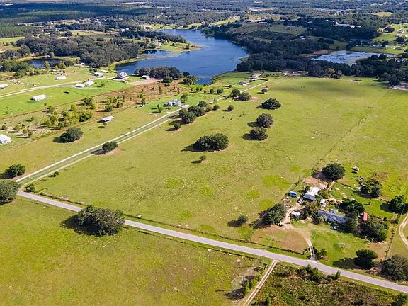 4th image of 156 SE Place Rd