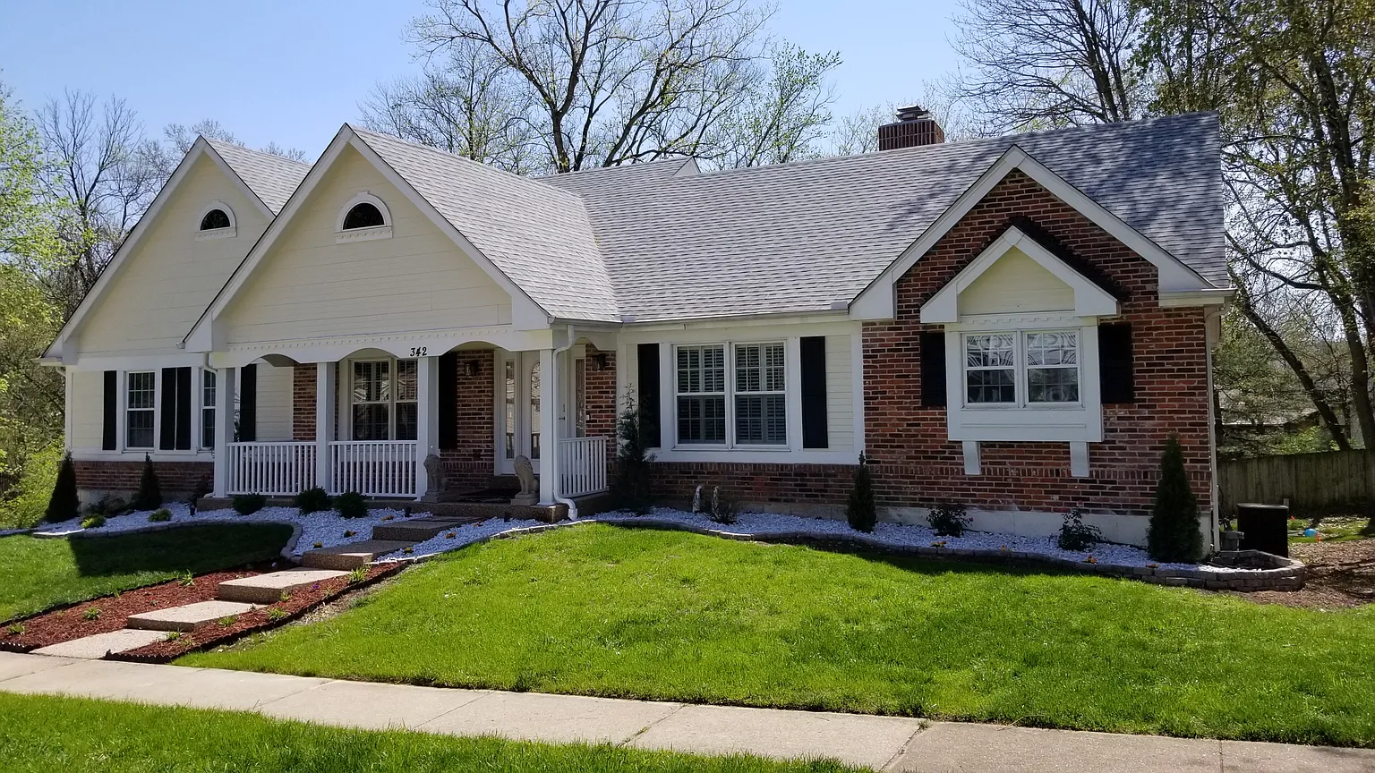 342 W Manor Dr photo 1
