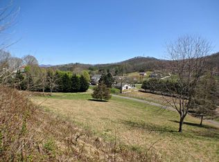 285 Patton Downs Rd, Franklin, NC 28734