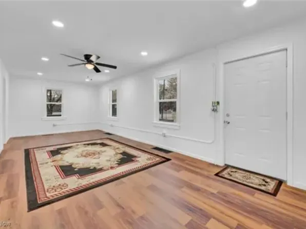 1504 14th St SE, Canton, OH 44707