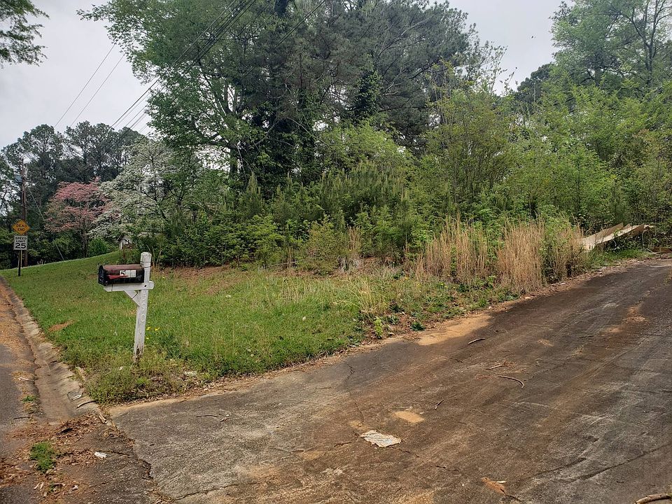 2nd image of 590 Simone Way