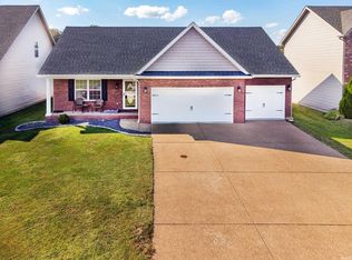 8818 Hedgewood Ct, Evansville, IN
