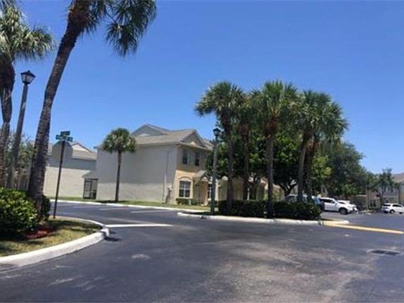 3rd image of 16736 Hemingway Dr
