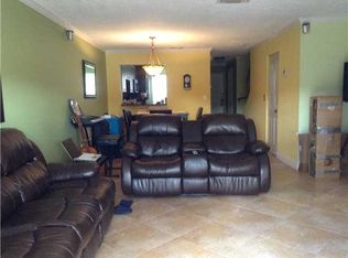 9856 NW 15th St, Pembroke Pines, FL 33024