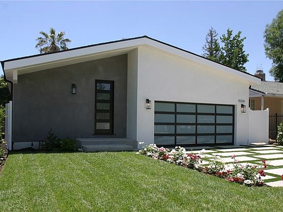 2nd image of 15154 La Maida St