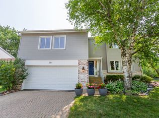 101 Farmington Ct, Rolling Meadows, IL 60008