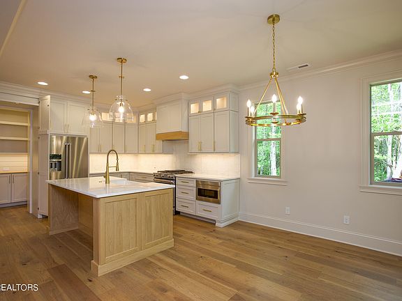 4th image of 110 Laurelwood Dr