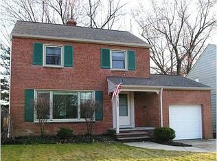 4988 Anderson Rd, Lyndhurst, OH 44124
