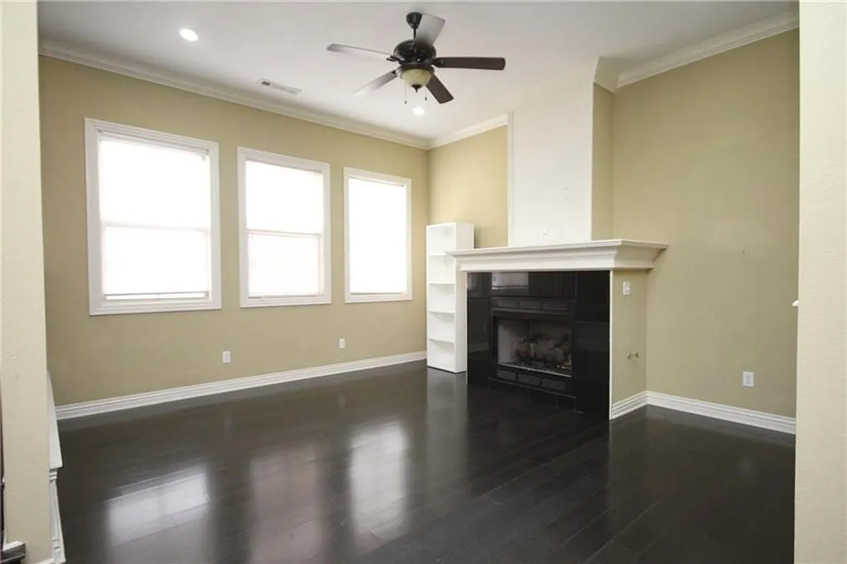 Building Photo - 587 N Tennyson Ln