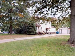 507 3rd St, Camanche, IA