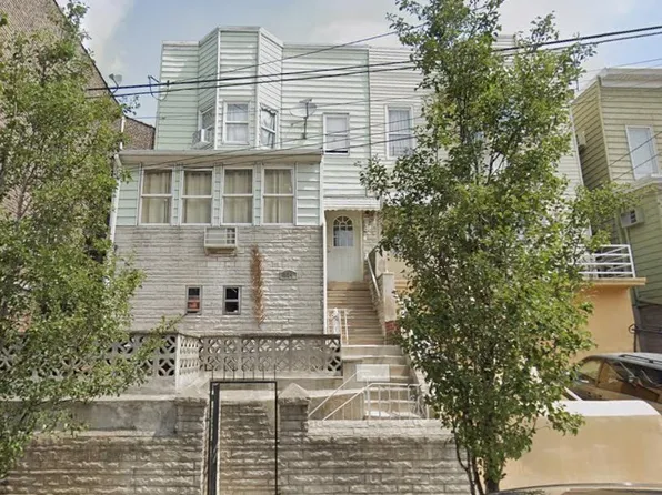 724 17th Street image 1 of 32