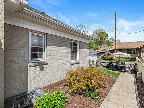 5th image of 1426 Kessler Boulevard East Dr