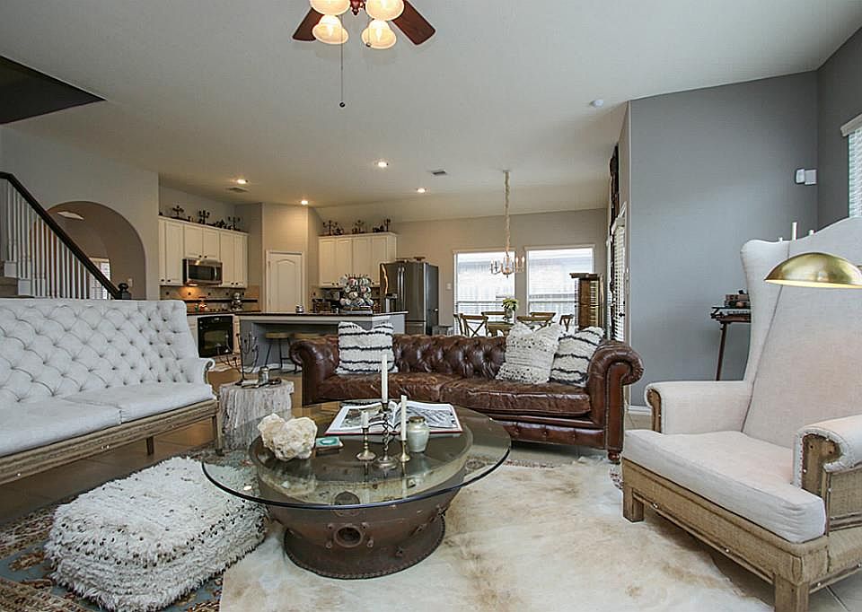 2nd image of 10934 Bernalda Cir