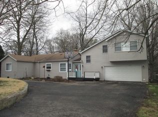 27W669 Parkview Ave, Warrenville, IL 60555
