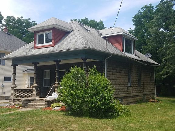 3rd image of 20 Oakwood Ave