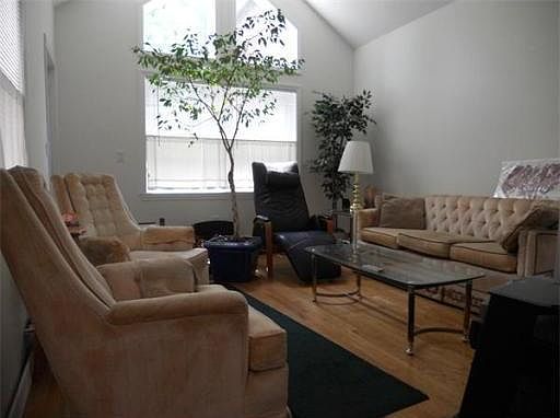 2nd image of 122 Western Ave