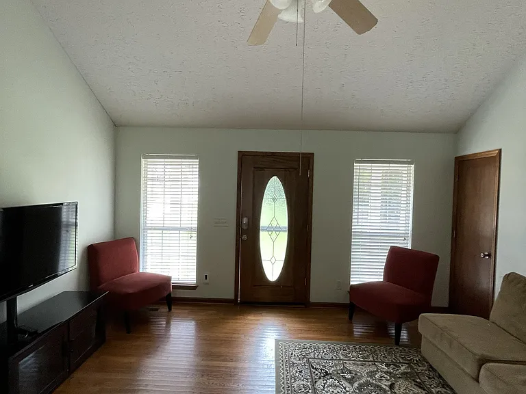 45 Stone Manor Dr — Photo 1