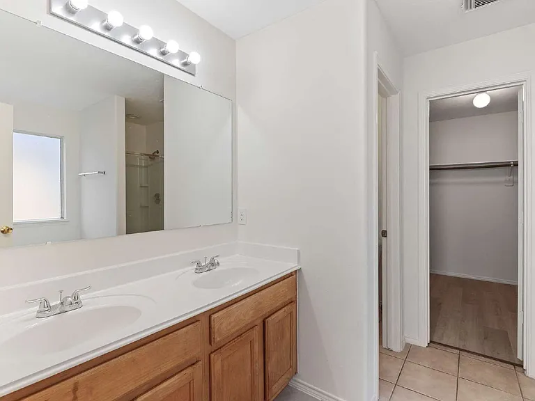 2923 Katybriar Ln — Photo 14