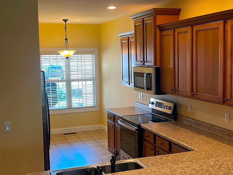 1505 Stonebluff Ct — Photo 10