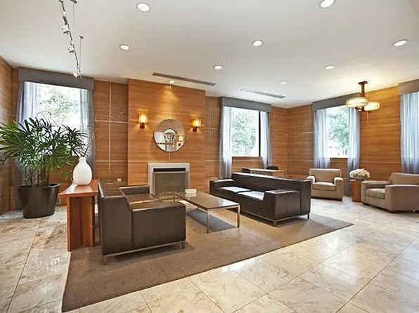 280 Rector Place image 9 of 17