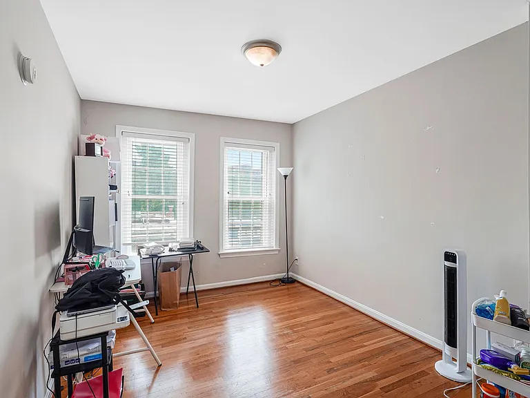 117 E St SE #302 — Photo 5