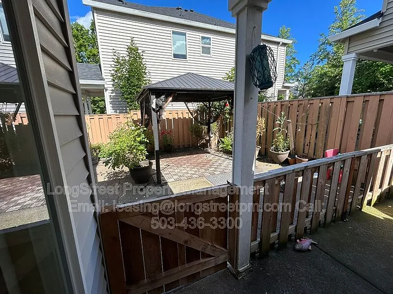 2958 NE 13th Dr — Photo 28