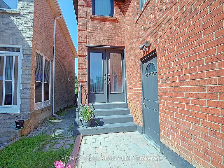45 Millbank Ct #BASEMENT — Photo 2
