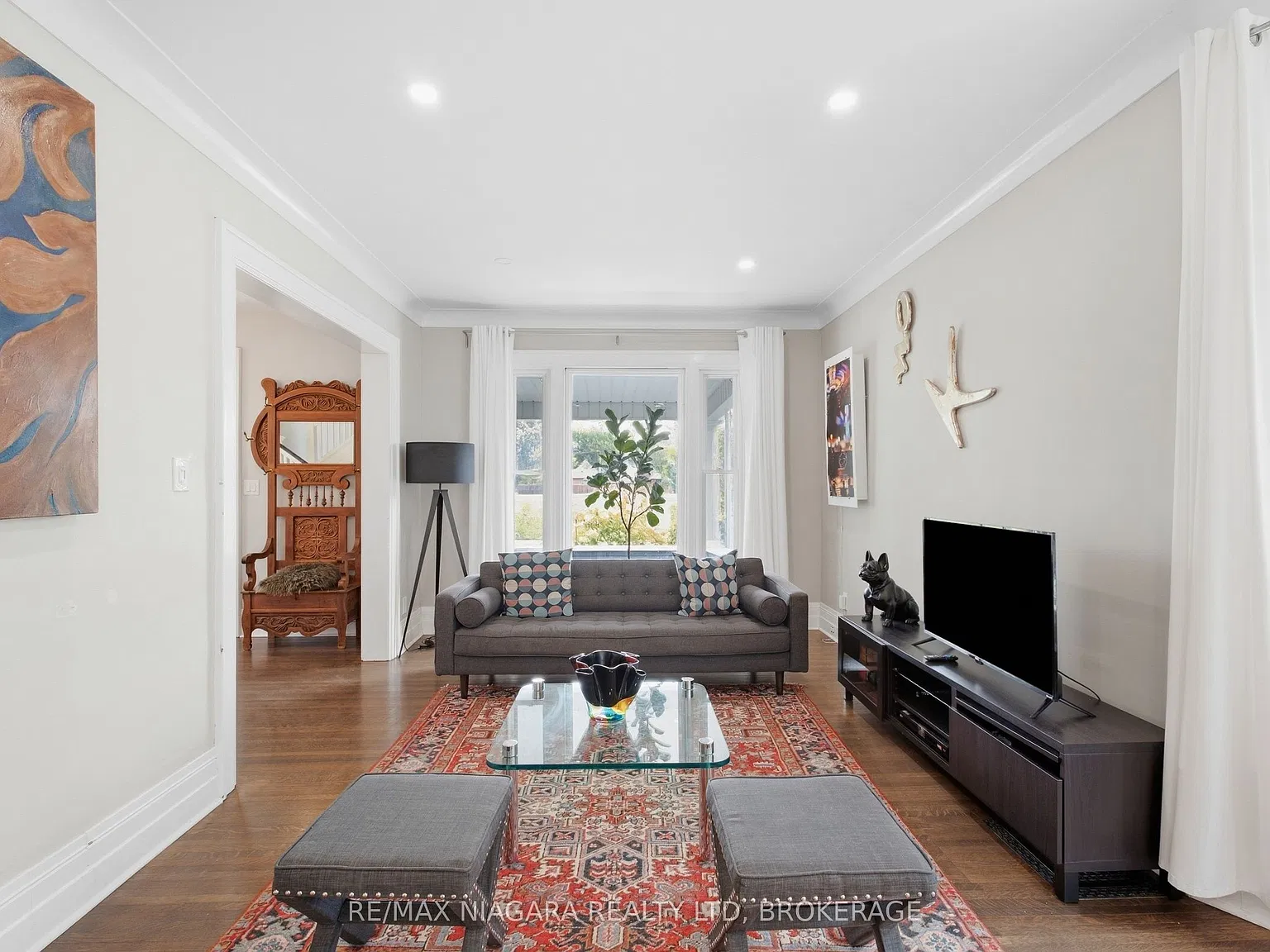 4 bed, $2,400 — Photo 4