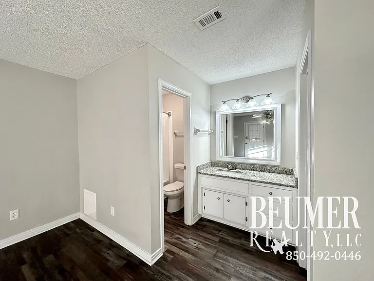 231 S 69th Ave — Photo 16