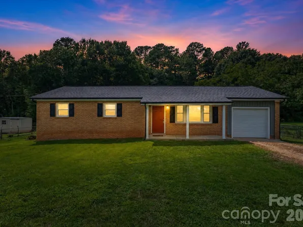 3907 Little Mountain Rd, Gastonia, NC 28056