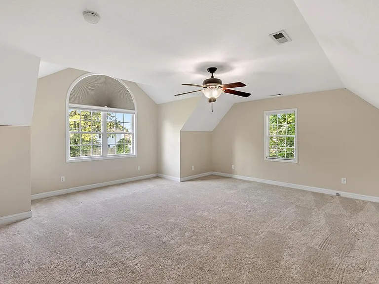 324 Beacon Ln — Photo 13