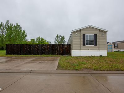 281 Partridge Ln, Lincoln, ND, 58504