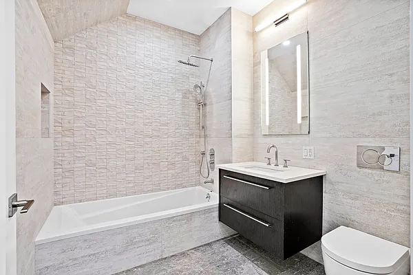 Sold by Daniel Gale Sotheby's International Realty | media 14