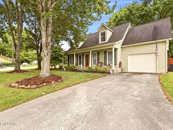 2nd image of 700 Whittmore Ln