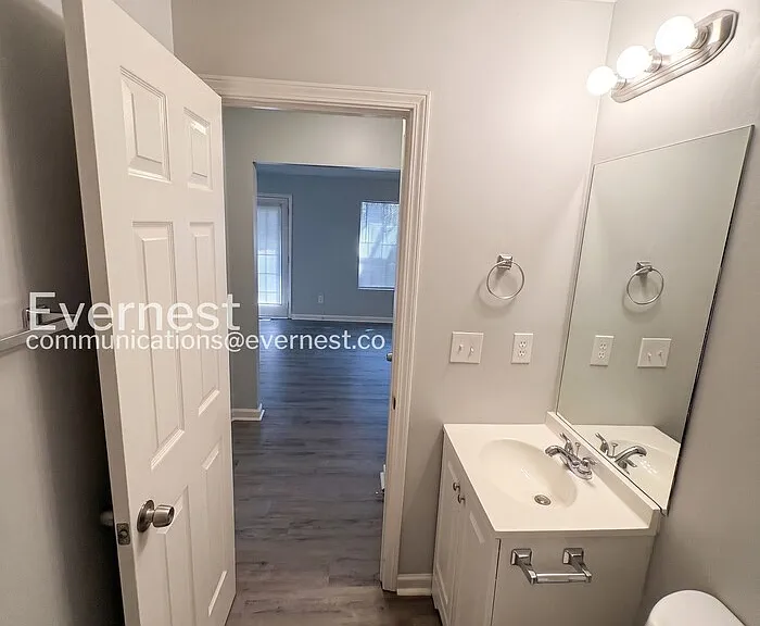 1408 Creek View Dr — Photo 10