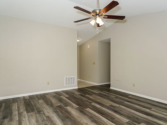 3rd image of 7285 Ridgebrook Dr