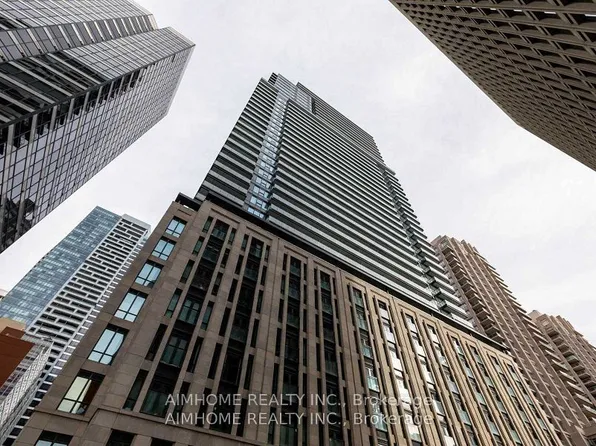955 Bay St #3501, Toronto, ON M5S 0C6