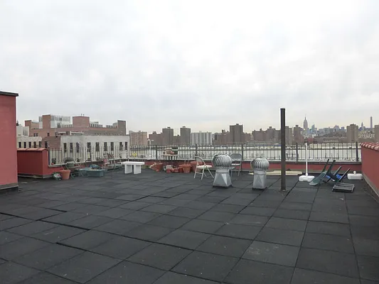 Rented by LDMI Realty Group LLC | media 27