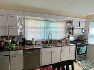 211 E High St, Morris, IL 60450