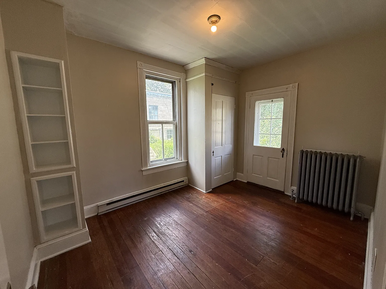 218 Fairview St — Photo 4